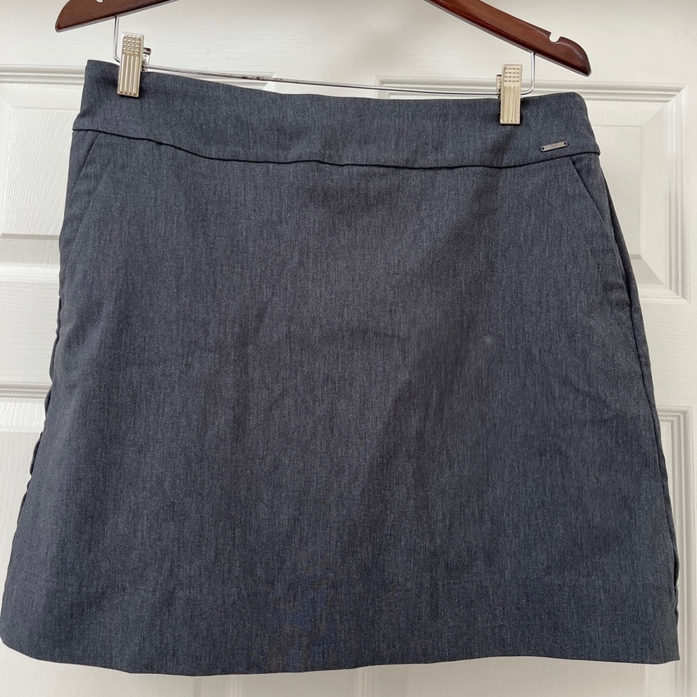 S.C.& Co. Skort size 10.